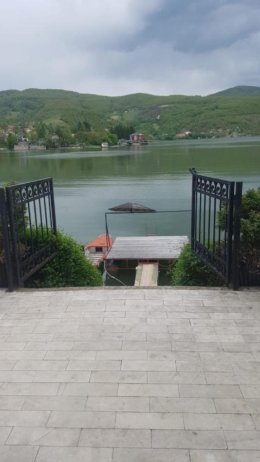Lake House Novi Pazar Exteriör bild